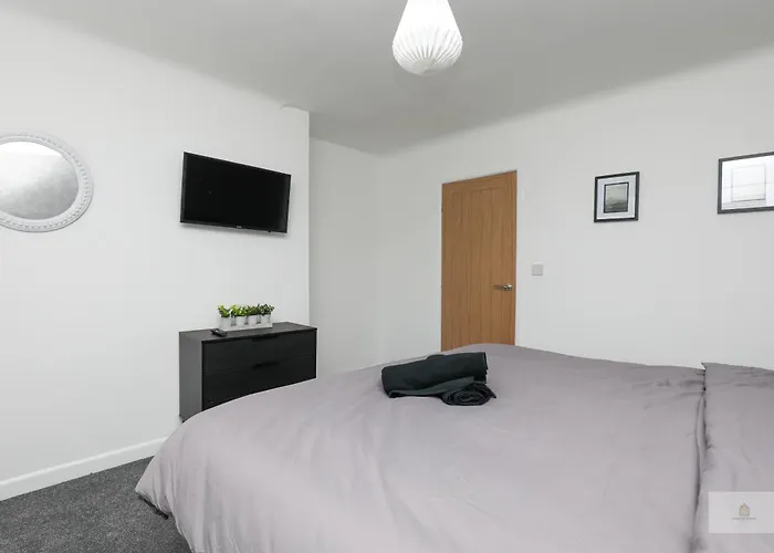 Halsnead Properties Whiston