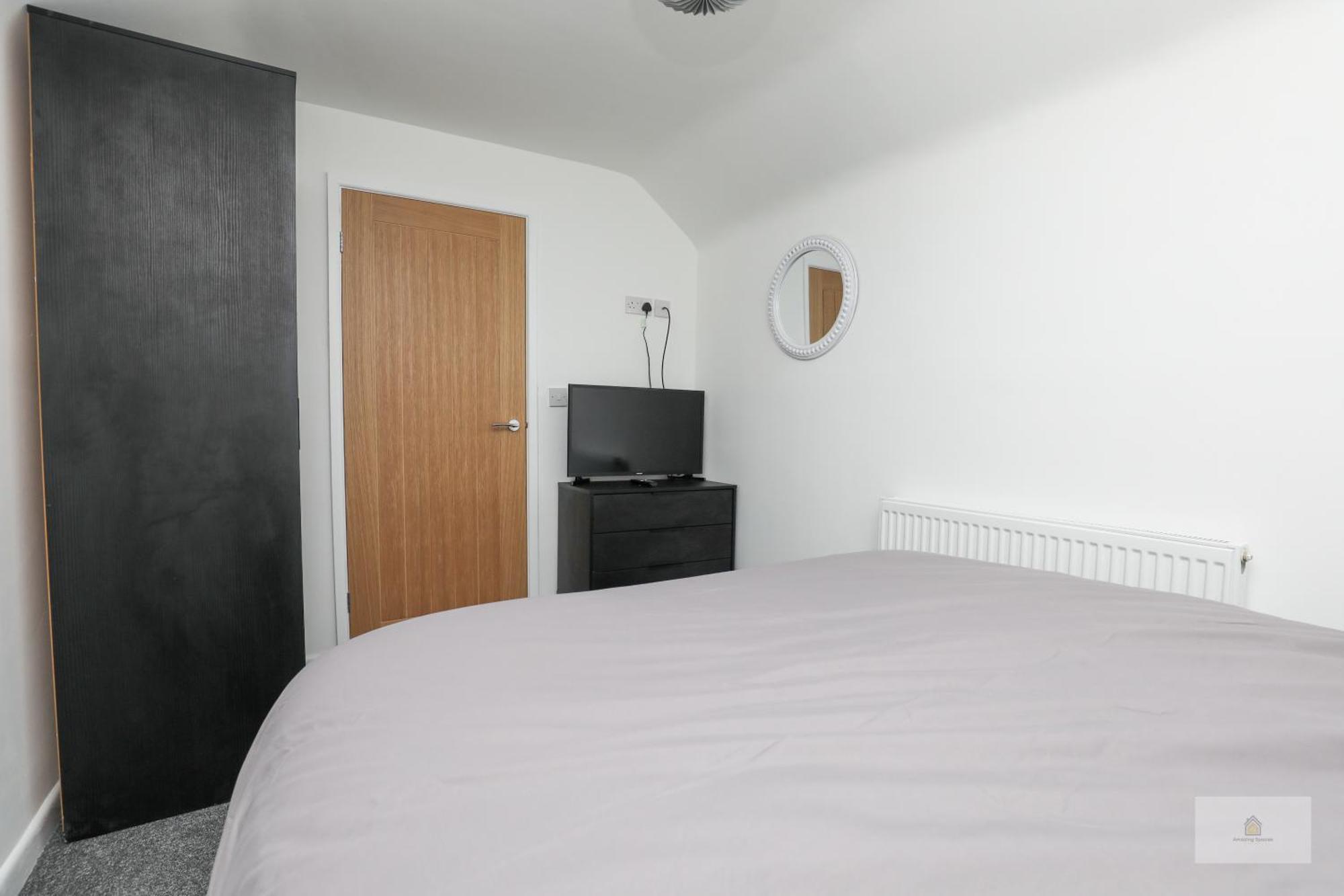 Apartment Halsnead Whiston *