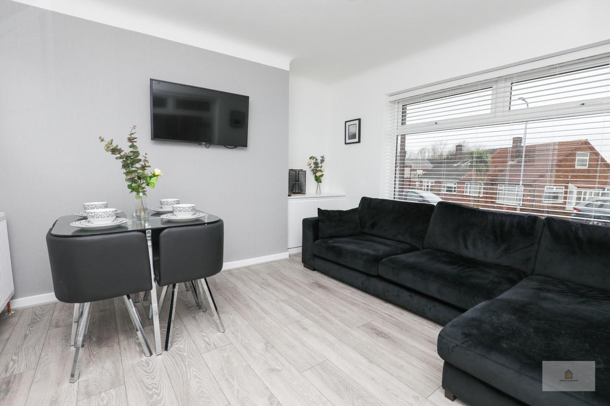 Apartment Halsnead Whiston *