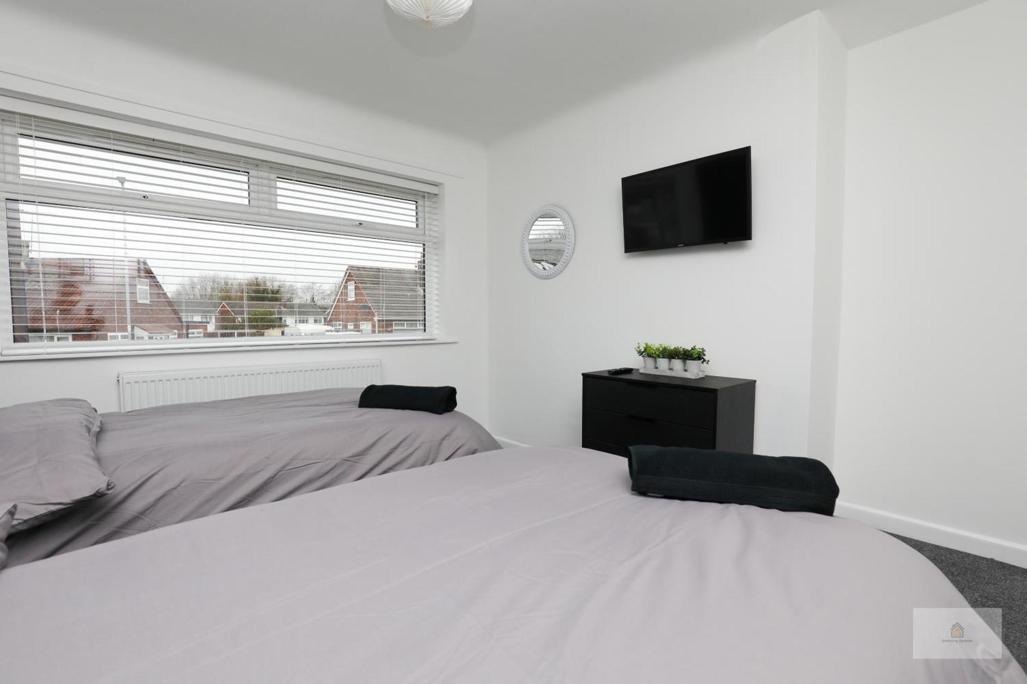Apartment Halsnead Whiston *