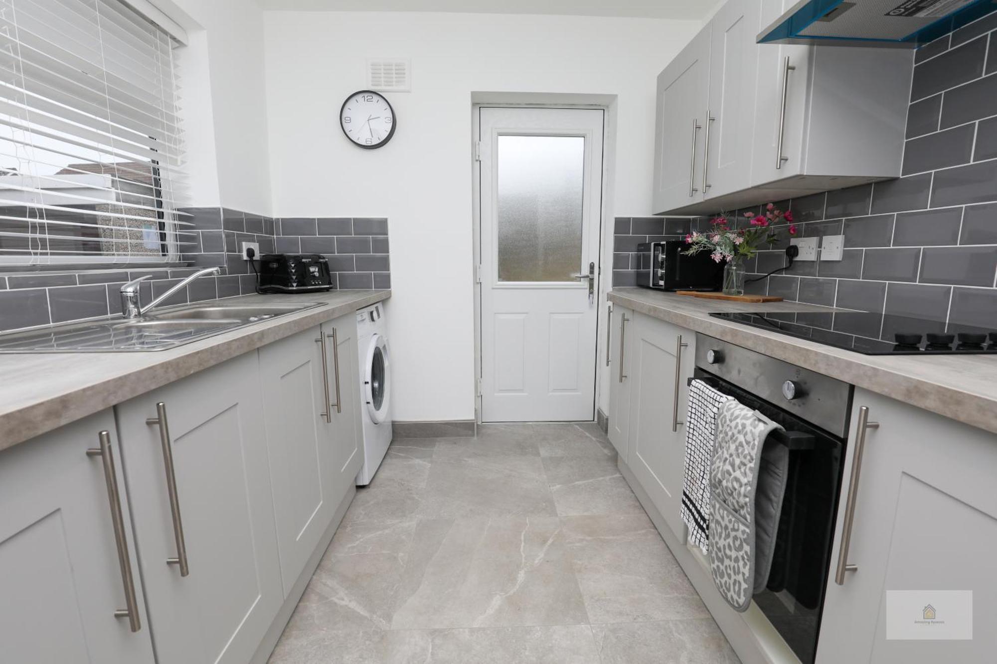 Halsnead Whiston Apartment *